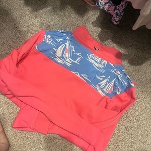 vineyard vines sweatshirt!